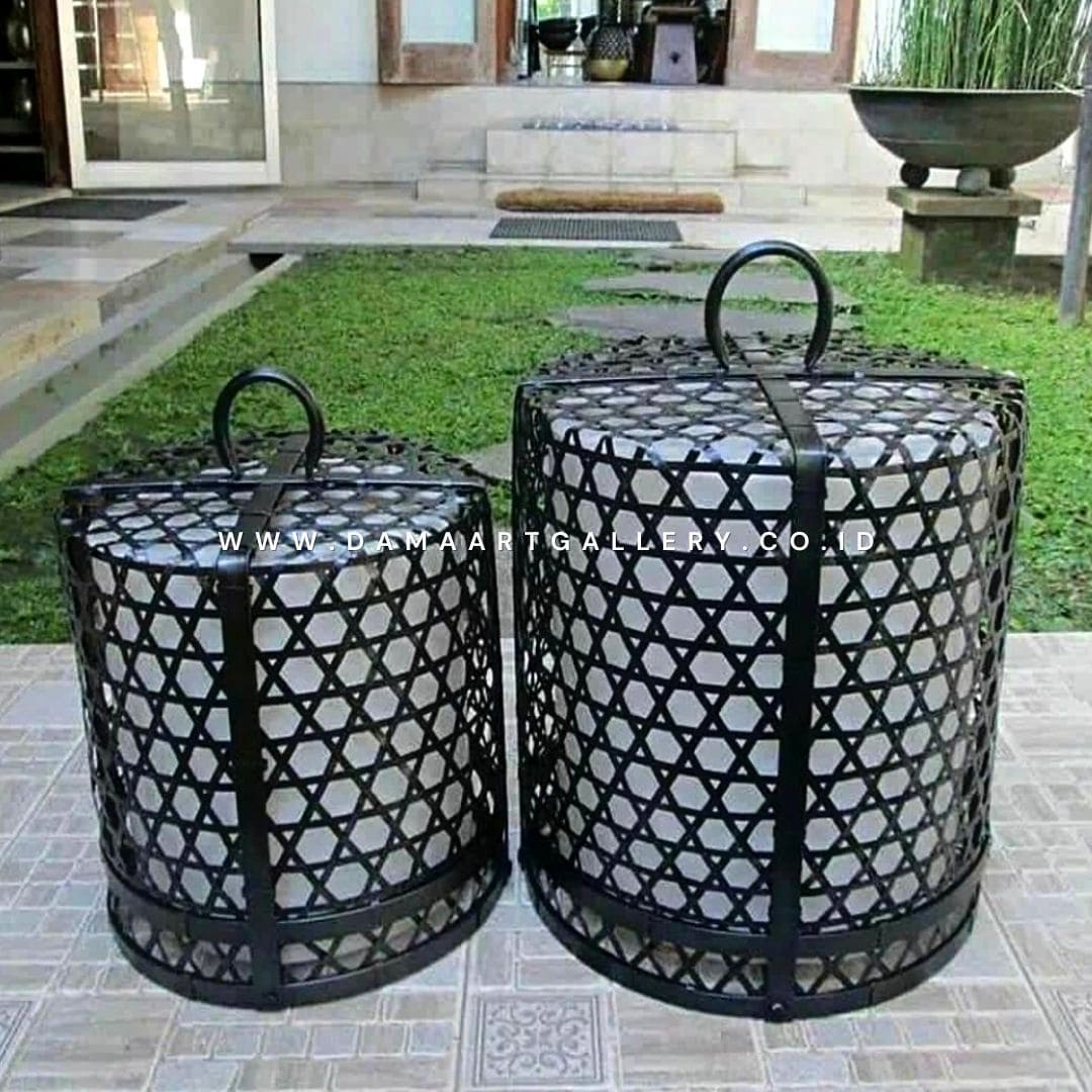 Lampu Tabung Anyaman dan Ukir Tembaga Kuningan